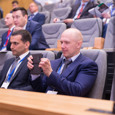 Симпозиум 2018: участники симпозиума В.В. Калинин (Газпромнефть НТЦ) и И.В. Самардак (ПАО "Газпром нефть")